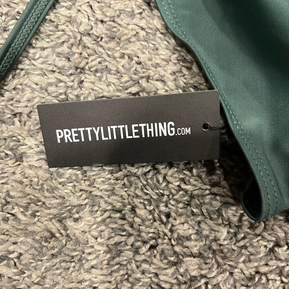 PrettyLittleThing Green Ruched Bikini Set - Picture 3 of 4